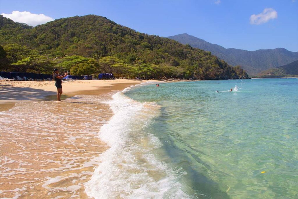 Playa Cristal Tayrona Colombia