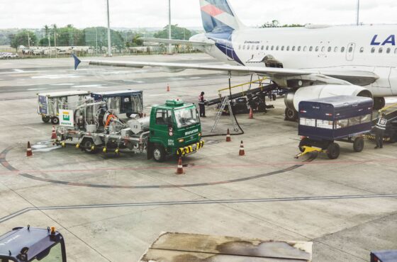 El impacto del precio del combustible aéreo en el turismo colombiano